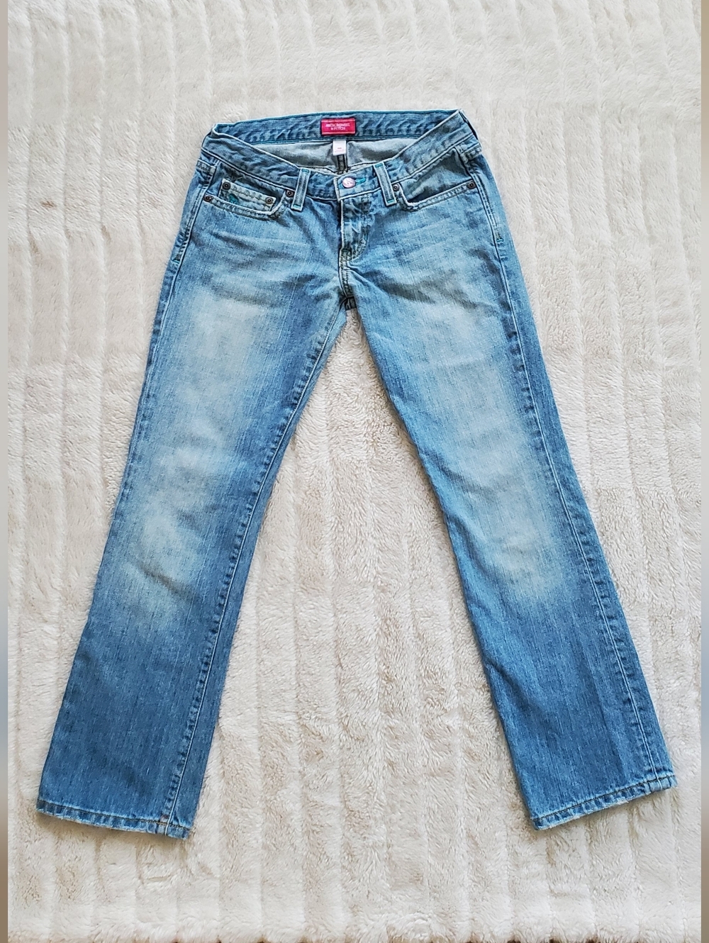 Abercrombie & Fitch Straight Cropped Jean